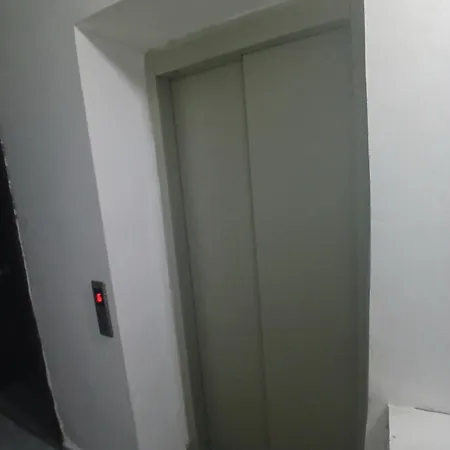 Apartament In * Tirana